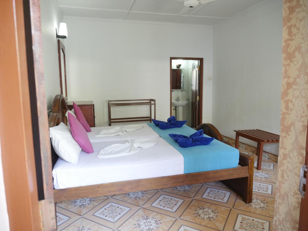 Ocean View Tourist Guest House At Negombo Beach Near The Airport Экстерьер фото